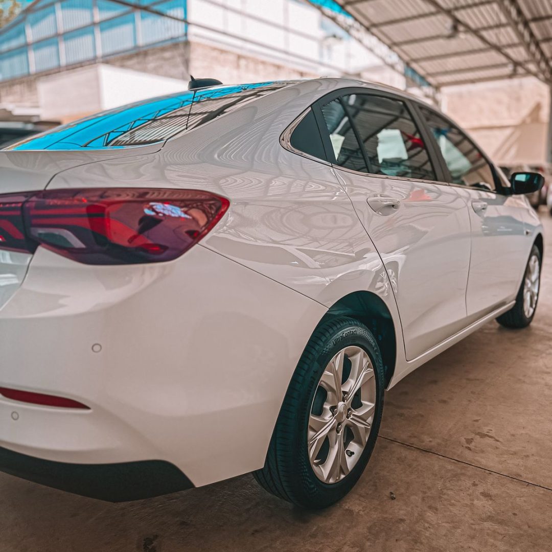 onix sedan branco 07